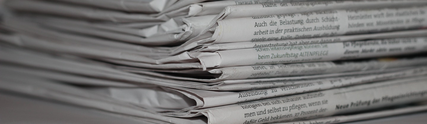 Immagine generica - mostra una pila di giornali